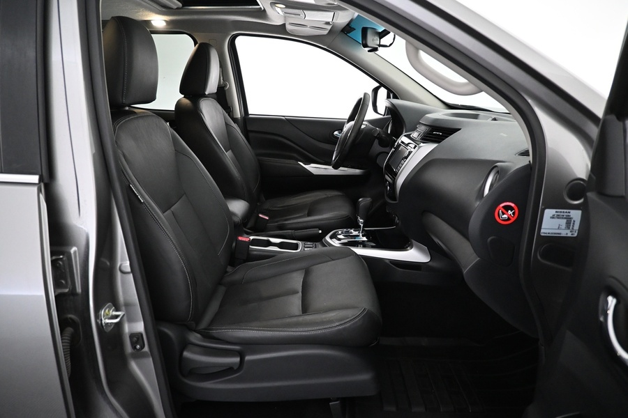 Nissan Navara vaihtoauto