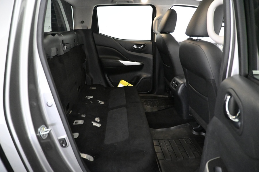 Nissan Navara vaihtoauto