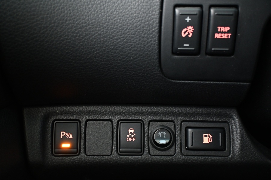 Nissan Navara vaihtoauto