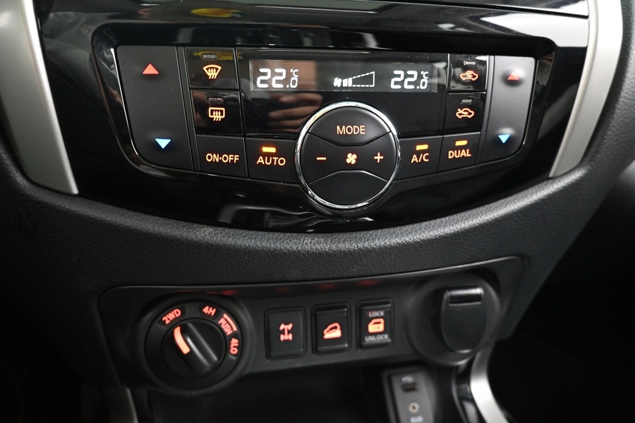 Nissan Navara vaihtoauto