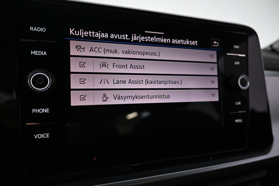 Volkswagen T-Roc vaihtoauto