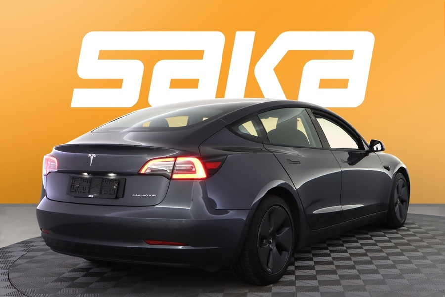 Tesla Model 3 vaihtoauto