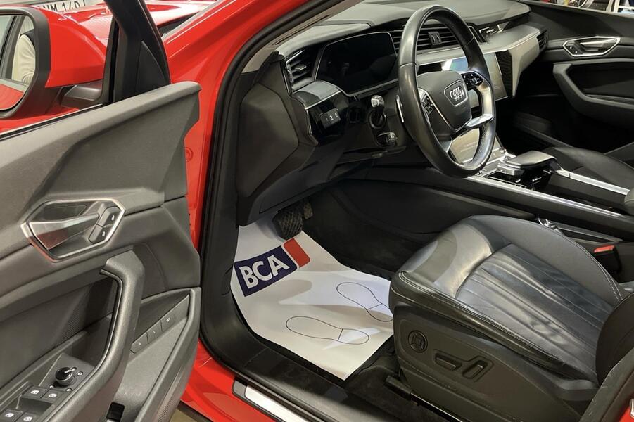 Audi Q8 e-tron vaihtoauto