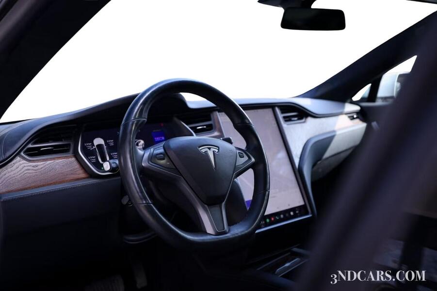 Tesla Model S vaihtoauto