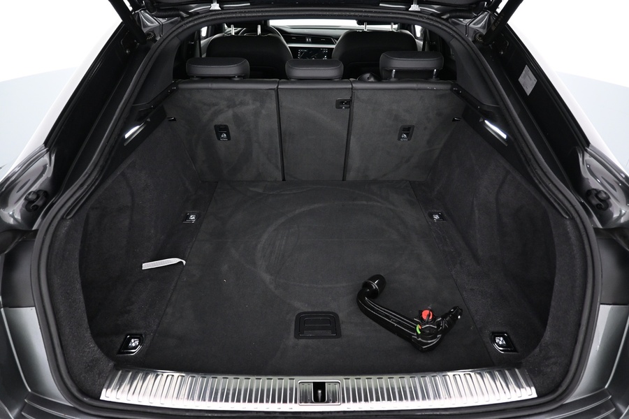 Audi Q8 e-tron vaihtoauto