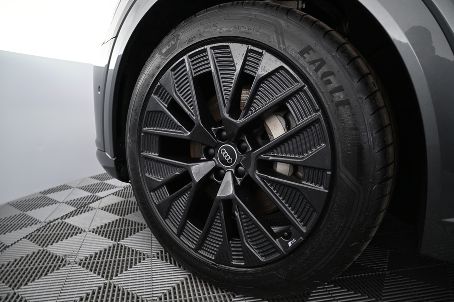 Audi Q8 e-tron vaihtoauto