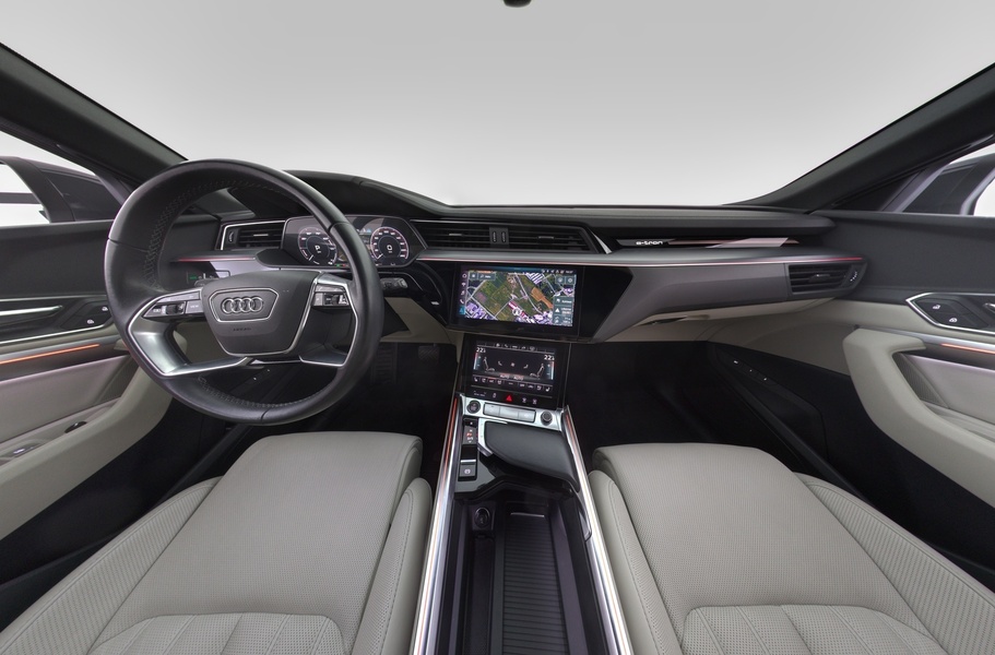 Audi Q8 e-tron vaihtoauto