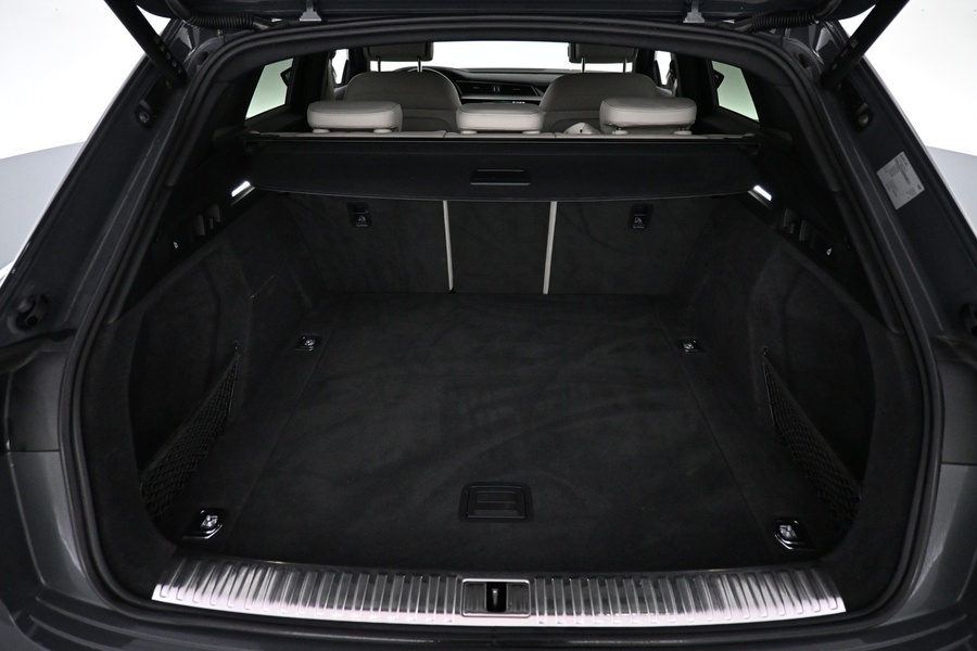 Audi Q8 e-tron vaihtoauto