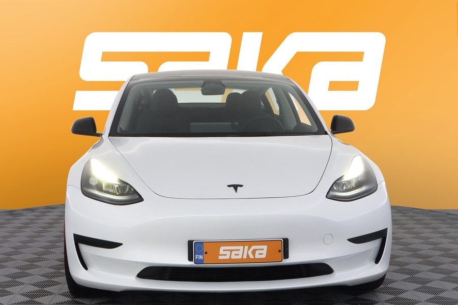 Tesla Model 3 vaihtoauto