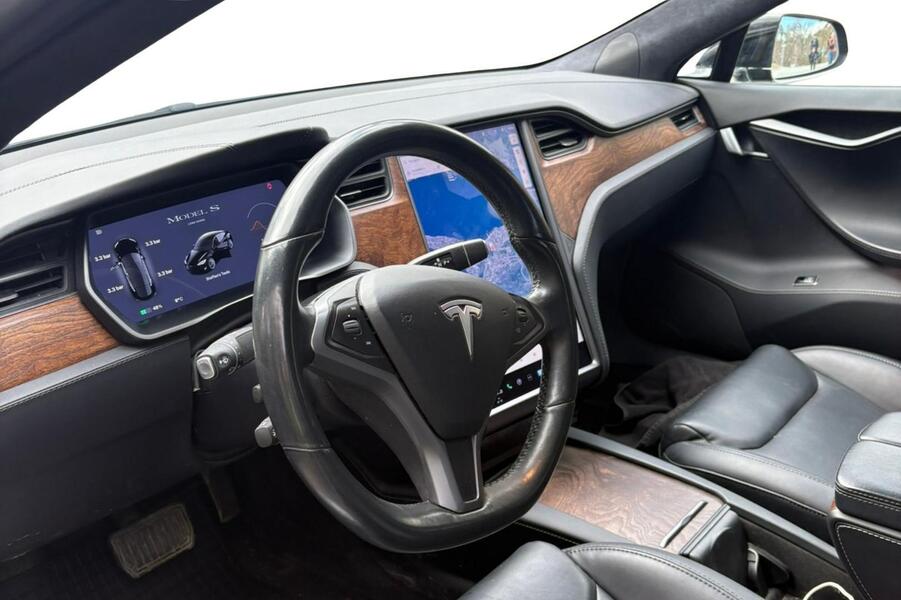 Tesla Model S vaihtoauto