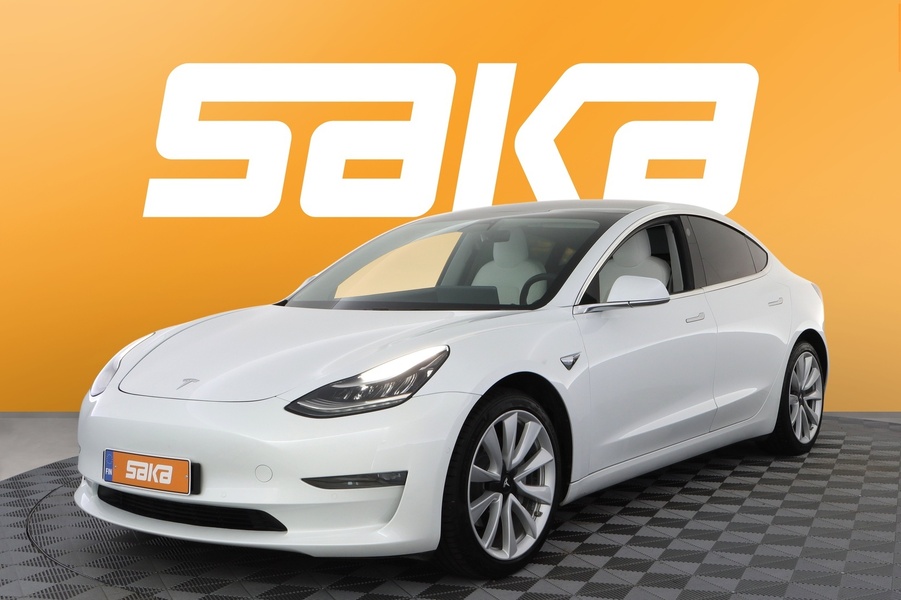 Tesla Model 3 vaihtoauto