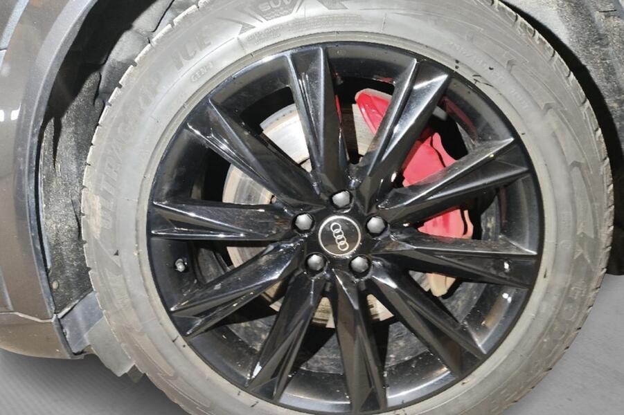 Audi Q8 e-tron vaihtoauto