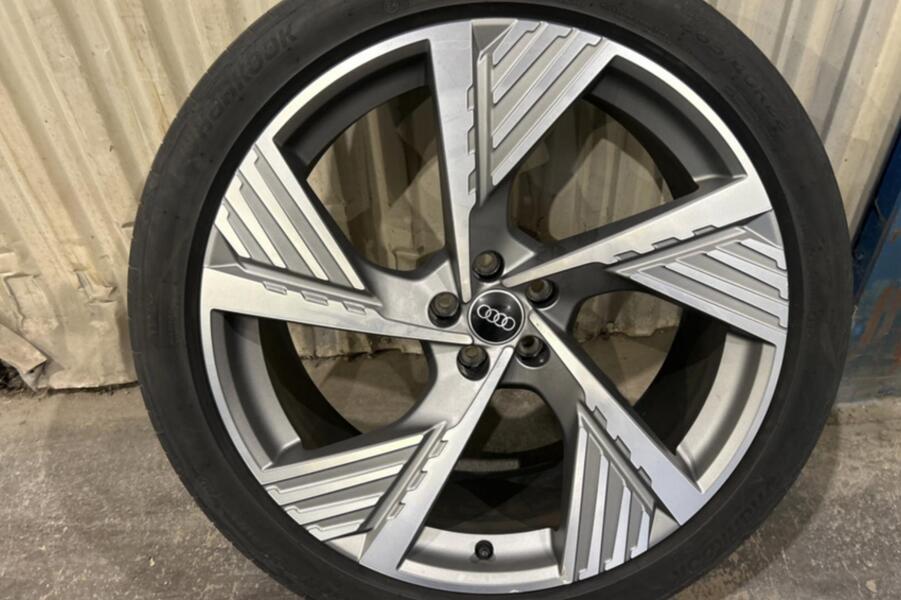 Audi Q8 e-tron vaihtoauto