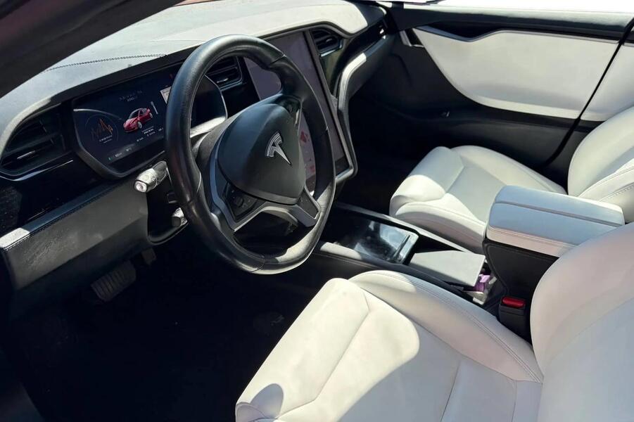 Tesla Model S vaihtoauto