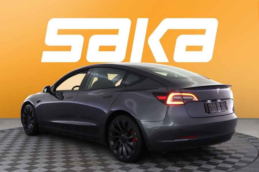 Tesla Model 3 vaihtoauto