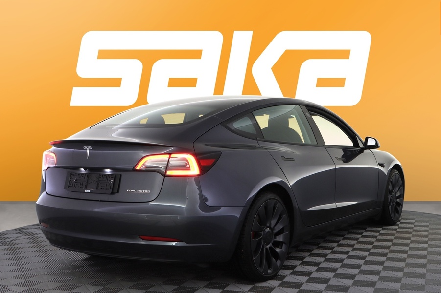 Tesla Model 3 vaihtoauto