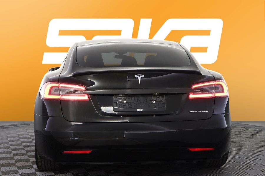 Tesla Model S vaihtoauto