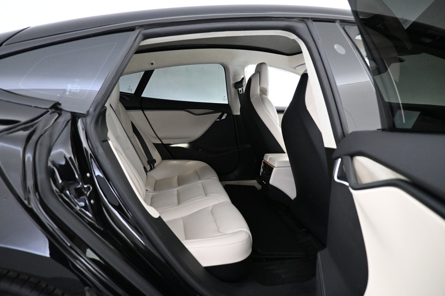 Tesla Model S vaihtoauto