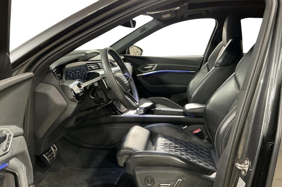 Audi Q8 e-tron vaihtoauto