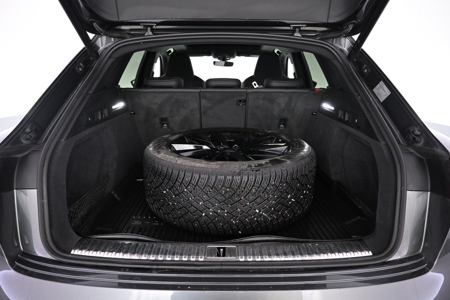 Audi Q8 e-tron vaihtoauto