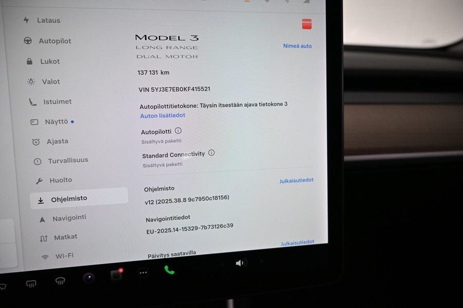Tesla Model 3 vaihtoauto