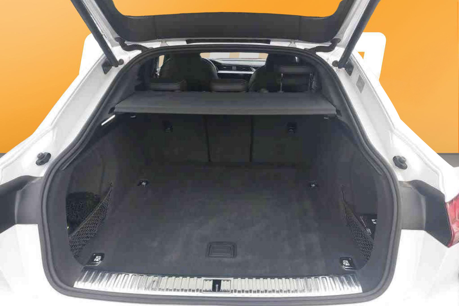 Audi Q8 e-tron vaihtoauto