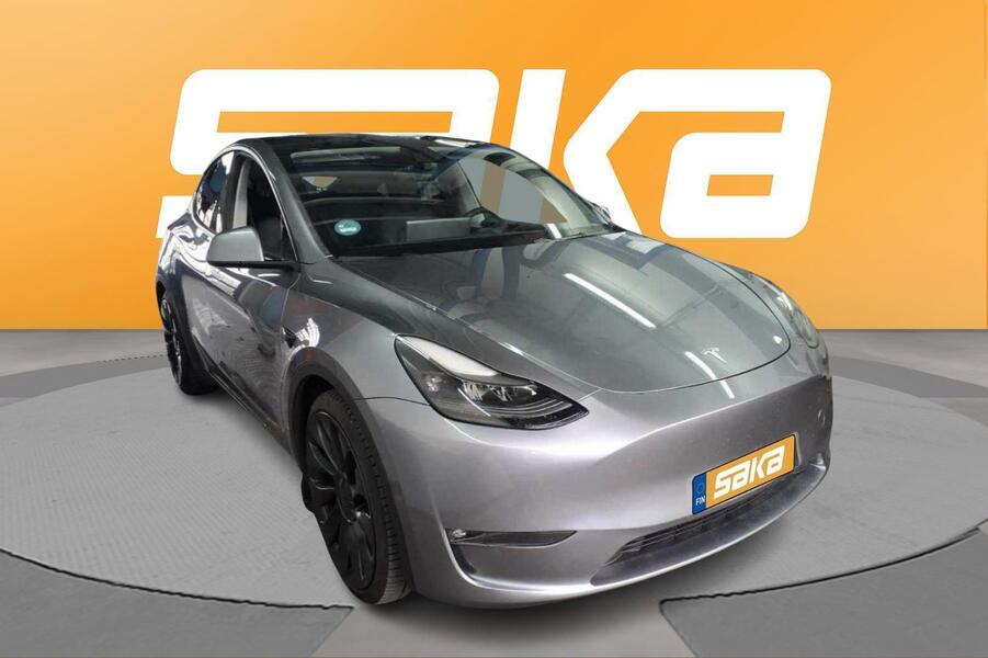 Tesla Model Y vaihtoauto