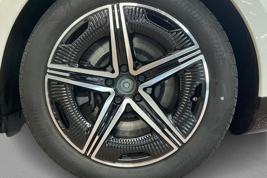 Mercedes-Benz EQE vaihtoauto