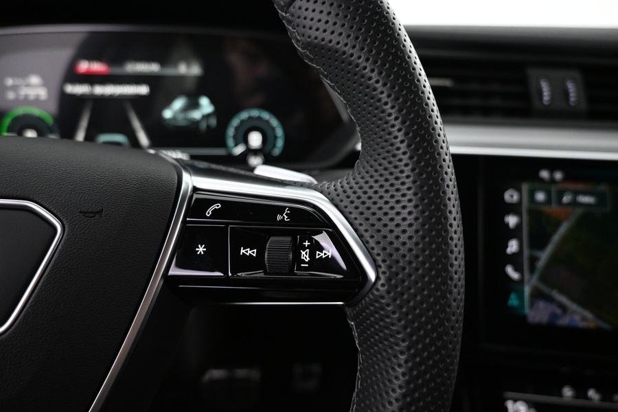 Audi Q8 e-tron vaihtoauto