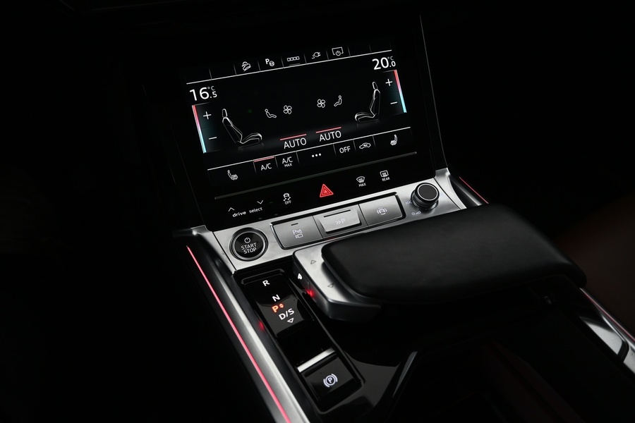 Audi Q8 e-tron vaihtoauto