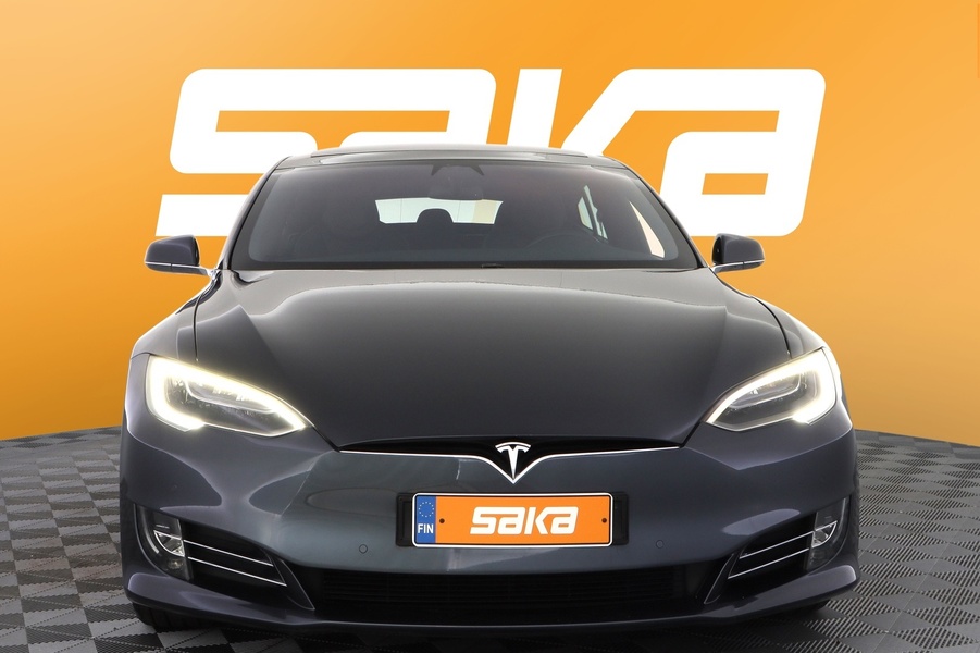 Tesla Model S vaihtoauto