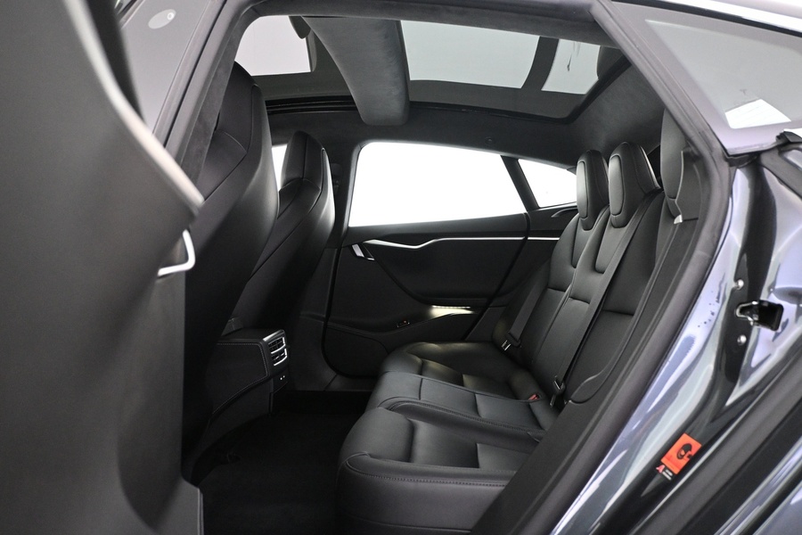 Tesla Model S vaihtoauto