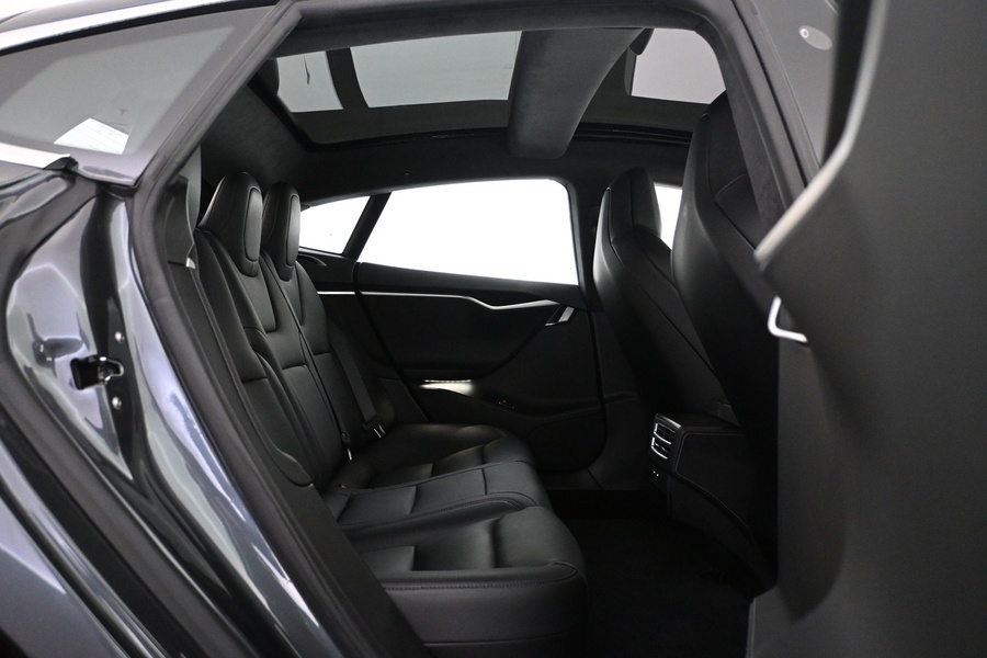 Tesla Model S vaihtoauto