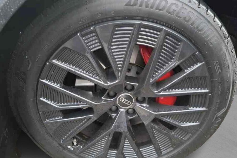 Audi Q8 e-tron vaihtoauto