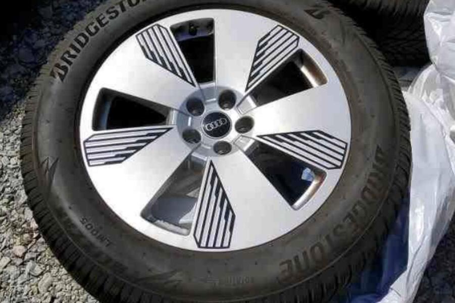 Audi e-tron vaihtoauto