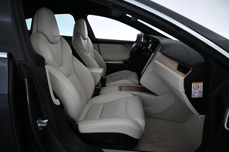 Tesla Model S vaihtoauto