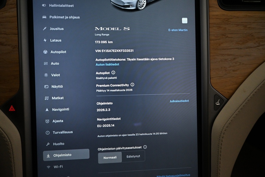 Tesla Model S vaihtoauto