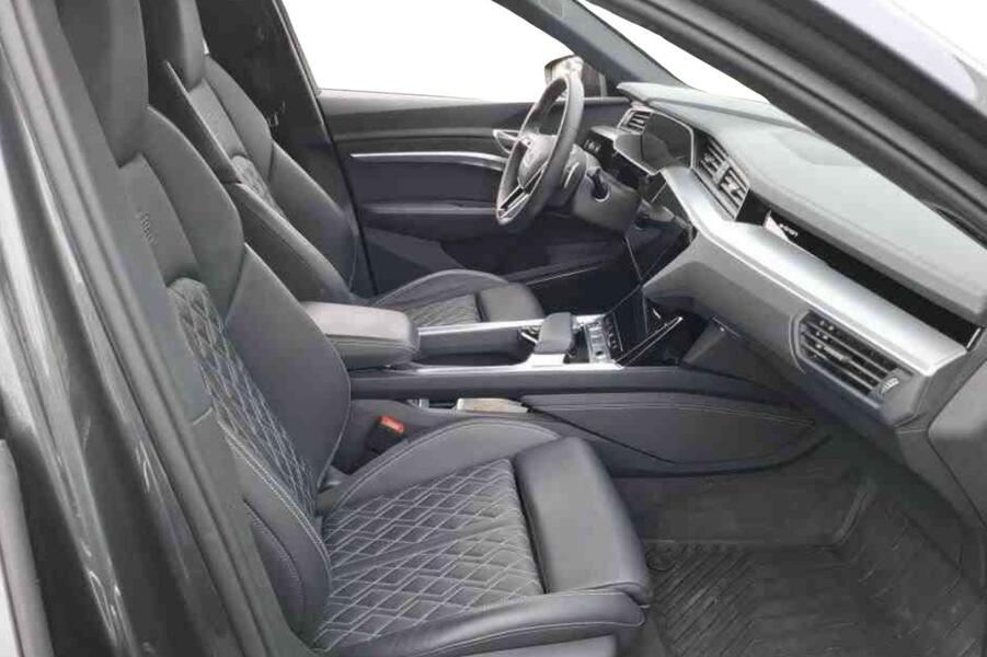 Audi Q8 e-tron vaihtoauto