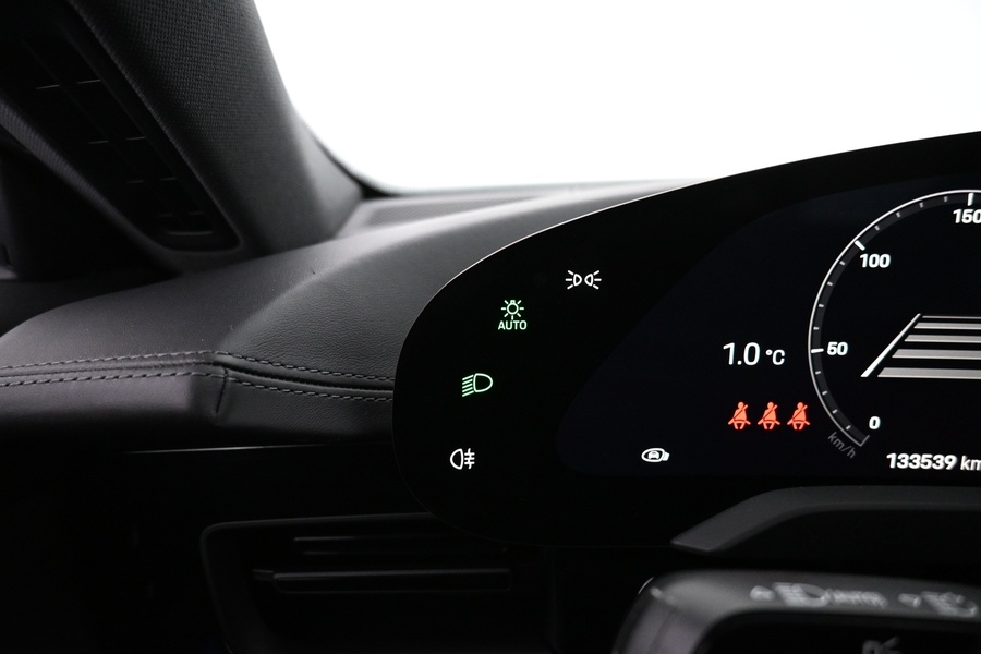 Porsche Taycan vaihtoauto