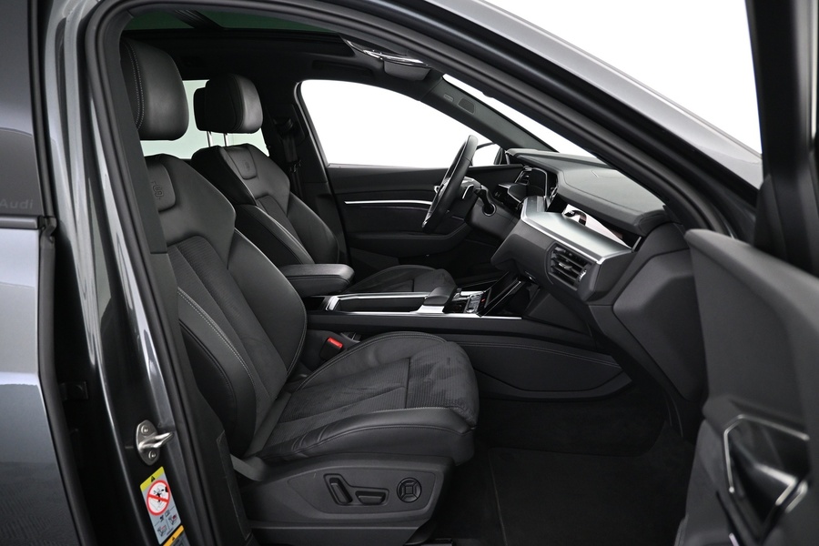 Audi Q8 e-tron vaihtoauto