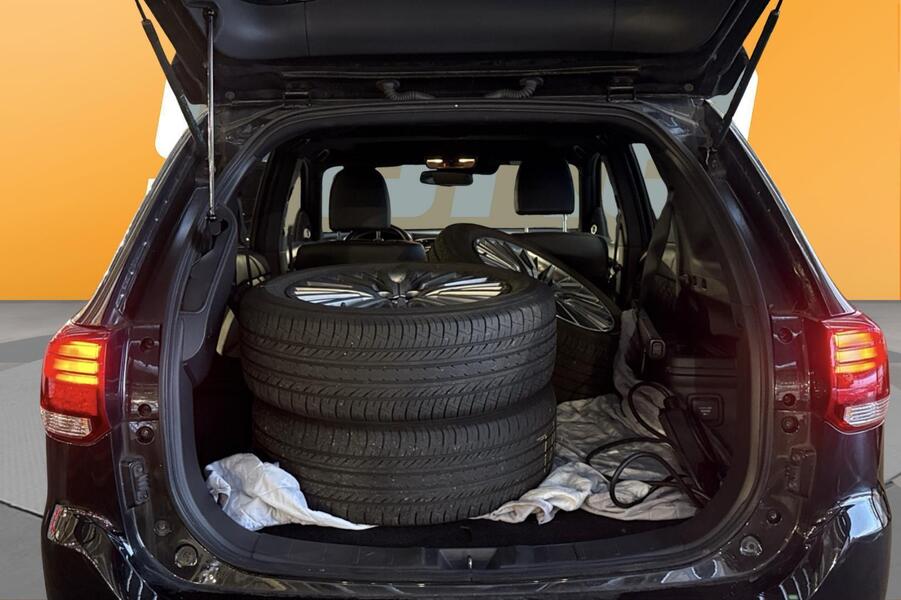 Mitsubishi Outlander PHEV vaihtoauto