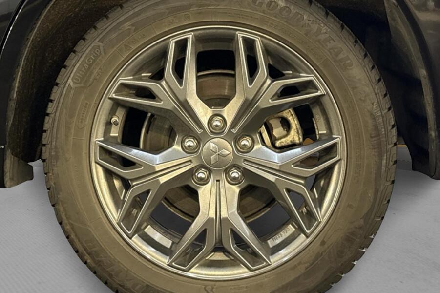 Mitsubishi Outlander PHEV vaihtoauto