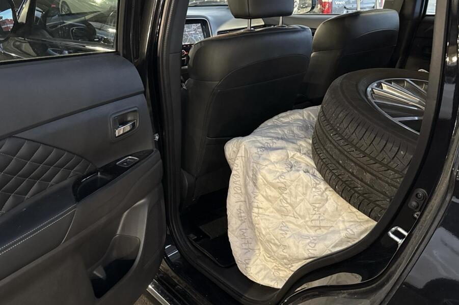 Mitsubishi Outlander PHEV vaihtoauto