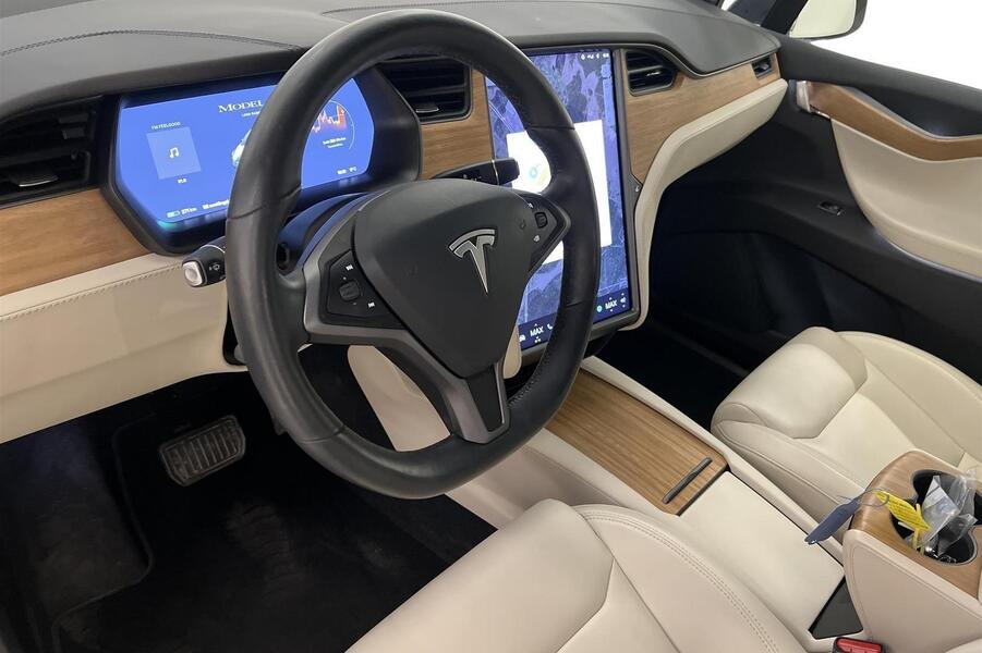Tesla Model X vaihtoauto