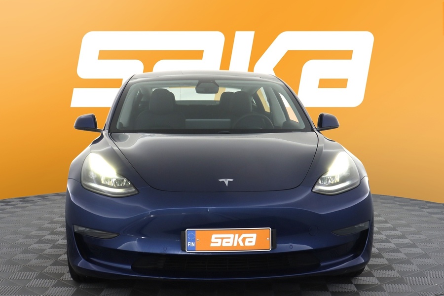 Tesla Model 3 vaihtoauto