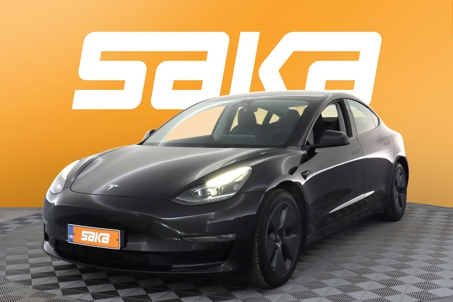 Tesla Model 3 vaihtoauto