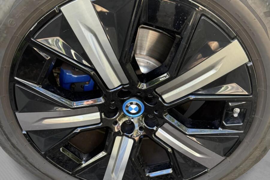 BMW iX vaihtoauto