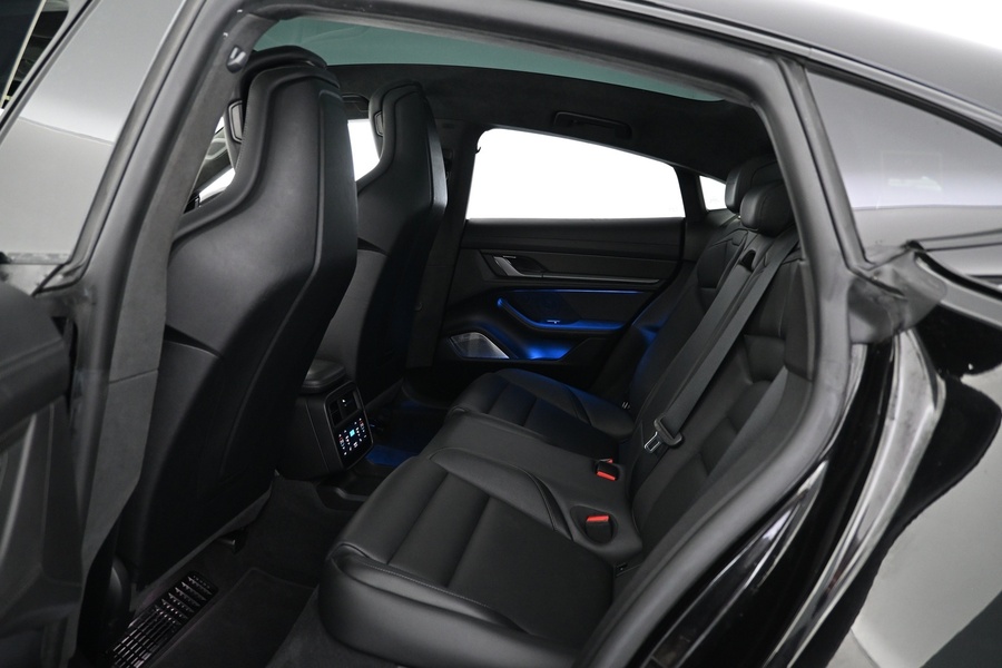 Porsche Taycan vaihtoauto