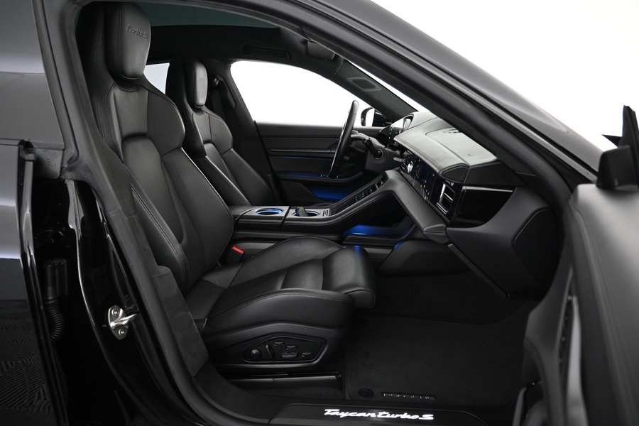 Porsche Taycan vaihtoauto