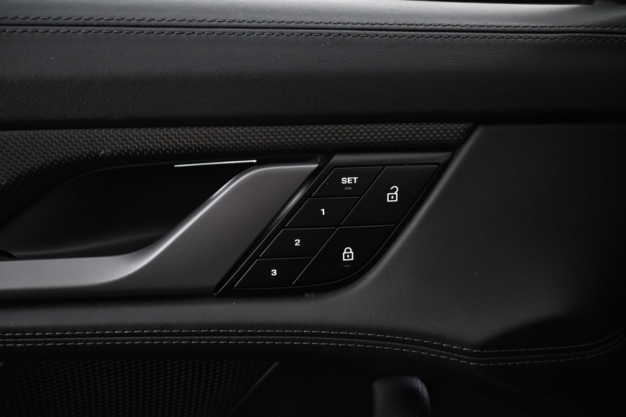 Porsche Taycan vaihtoauto